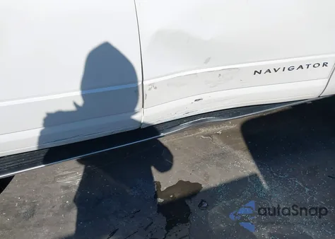 2015 Lincoln Navigator из США, поврежденный, VIN 5LMJJ2JTXFEJ03937